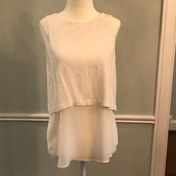 ASTR White Button Back Sleeveless Top Size M - Picture 1 of 4